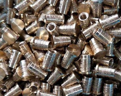 眾普五金精密機加工產品可來圖來樣加工定做各類螺柱螺母切削產品